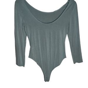 FOREVER 21 Women’s long Sleeve Scoop Neck Snap Closure Bodysuit Size Medium